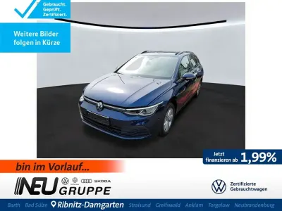 Gebraucht VW Golf VIII Life 116 PS (85 kW) 2024 Atlantik blue (metallic) Kombi