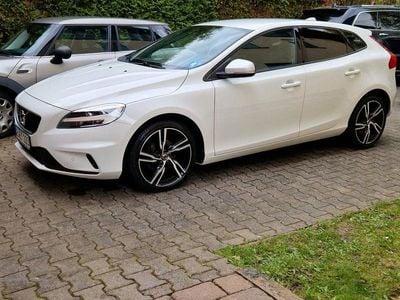 Usado Volvo V40 R-Design 120 HP (88 kW) 2016 Branco Sedan