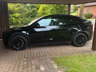 Käytetty Tesla Model Y Long Range AWD 378 kW (514 HP) 2022 Musta Katumaasturi