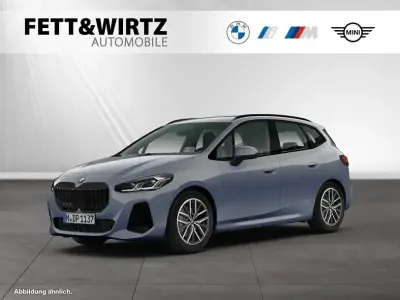 Gebraucht BMW 220 Active Tourer M Sport 163 PS (119 kW) 2025 Sparkling kupfergrau Van / Kleinbus