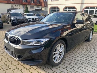 Schwarz Gebraucht 2022 BMW 318 Shadowline Limousine | 22.950 € (Fairer Preis)