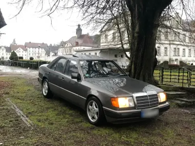 Second-hand Mercedes E200 122 CP (89 kW) 1989 Gri Berlinǎ