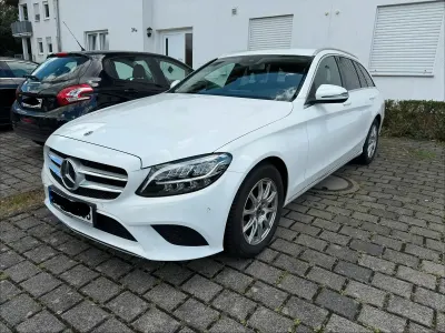 Gebraucht Mercedes C180 156 PS (114 kW) 2018 Weiß Kombi