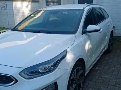 Gebraucht Kia Ceed 136 PS (100 kW) 2019 Weiß Kleinwagen