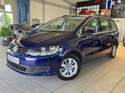 Gebraucht VW Sharan Comfortline 150 PS (110 kW) 2020 Blau Van / Kleinbus