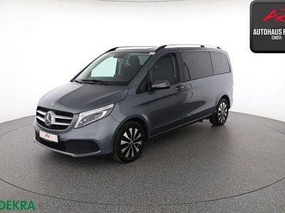 Gebraucht Mercedes V220 163 PS (119 kW) 2022 Grau Van / Kleinbus