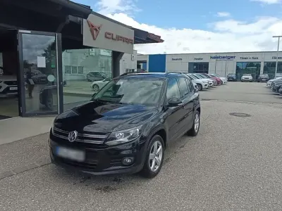 Gebraucht VW Tiguan Trendline 122 PS (89 kW) 2015 Schwarz SUV