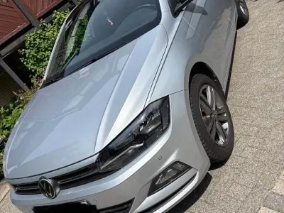 Gebraucht VW Polo 95 PS (69 kW) 2021 Silber Kleinwagen