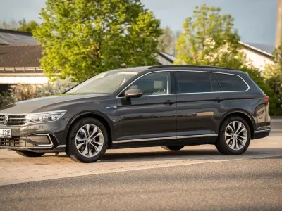 Gebraucht VW Passat GTE 218 PS (160 kW) 2020 Grau Kombi