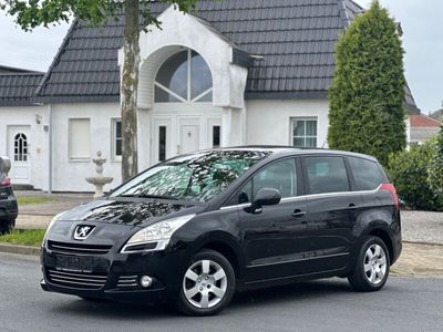 gebraucht Peugeot 5008 Family plus * 1. HAND * 7- SITZER *