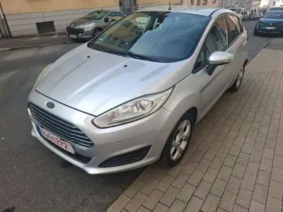 Gebraucht Ford Fiesta Trend 95 PS (69 kW) 2013 Silber Kleinwagen