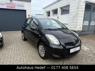 Gebraucht Toyota Yaris 69 PS (50 kW) 2011 Schwarz Kleinwagen
