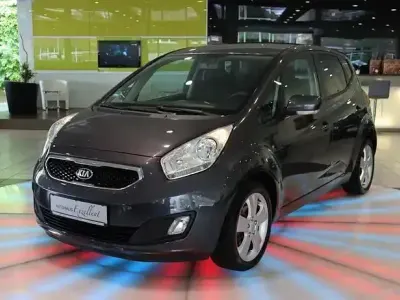 Usata Kia Venga Spirit 90 CV (66 kW) 2013 Grigio Utilitaria