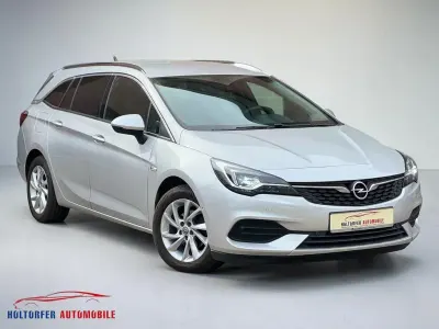 Gebraucht Opel Astra Elegance 122 PS (89 kW) 2020 Argonsilber/sovereign/switchbl Kombi