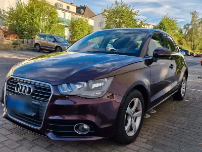 Gebraucht Audi A1 Sportback Attraction 90 PS (66 kW) 2013 Rot Kleinwagen