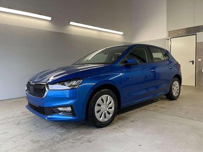 Neu Skoda Fabia Selection 95 PS (69 kW) 2026 [8x8x] race blue metallic Limousine