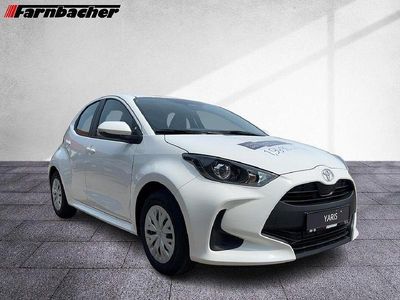 Super white 2 Gebraucht 2021 Toyota Yaris Hybrid Business Edition Limousine | 24.860 € (Fairer Preis)