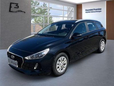 Gebraucht Hyundai i30 Select 101 PS (74 kW) 2017 Schwarz Kombi
