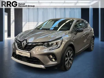 Używany Renault Captur Techno 158 KM (116 kW) 2022 Szary SUV