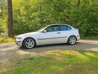 Second-hand BMW 316 115 CP (84 kW) 2002 Argintiu Hatchback