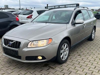 Second-hand Volvo V70 Kinetic 163 CP (119 kW) 2008 Seashell metallic / metallic Break