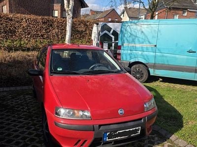 Second-hand Fiat Punto 60 CP (44 kW) 2002 Roșu Hatchback