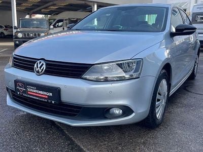 Gebraucht VW Jetta Match 122 PS (89 kW) 2012 Silber Limousine