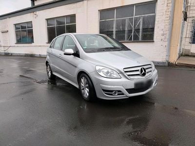 Gebraucht Mercedes B200 136 PS (100 kW) 2009 Silber Van / Kleinbus