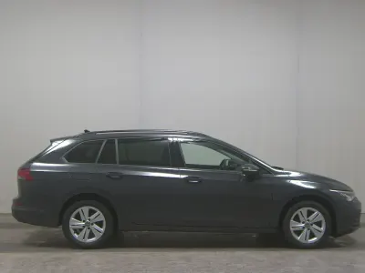 Gebraucht VW Golf VIII Life 116 PS (85 kW) 2023 Grau Kombi