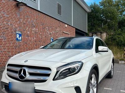 Mercedes GLA220