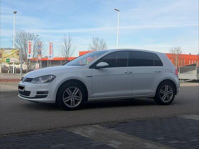 Gebraucht VW Golf VII LOUNGE 150 PS (110 kW) 2015 Weiß Limousine