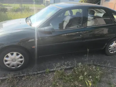 Gebraucht Opel Vectra 115 PS (84 kW) 1997 Grün Limousine