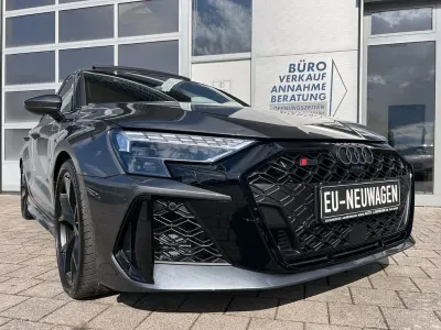 Neu Audi RS3 Sport 400 PS (294 kW) 2026 Grau Limousine