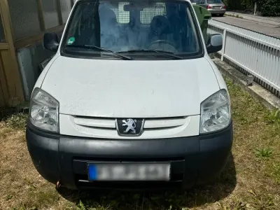 Gebraucht Peugeot Partner 75 PS (55 kW) 2009 Weiß Van / Kleinbus