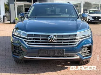 Gebraucht VW Touareg R-line 286 PS (210 kW) 2022 Blau metallic SUV