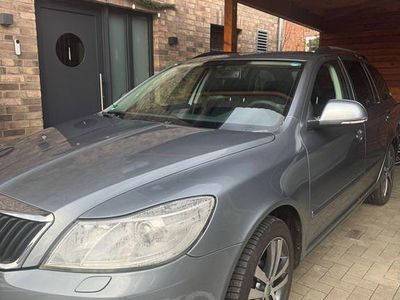 Gebraucht Skoda Octavia Style 122 PS (89 kW) 2012 Grau Limousine