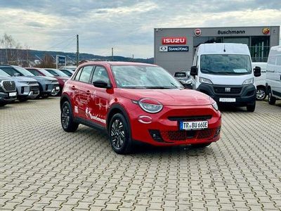 Gebraucht Fiat 600E Red 114 kW (155 PS) 2023 Rot SUV