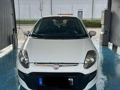 Gebraucht Fiat Punto 69 PS (50 kW) 2011 Weiß Kleinwagen