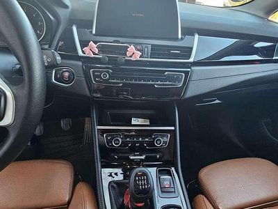 Gebraucht BMW 218 Sport Line 150 PS (110 kW) 2016 Grau Kombi