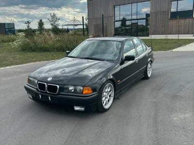 Gebraucht BMW 316 Basis 102 PS (75 kW) 1996 Schwarz Limousine