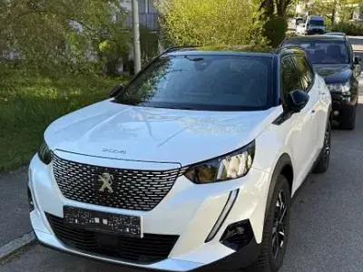 Gebraucht Peugeot e-2008 GTi 100 kW (136 PS) 2022 Weiß SUV