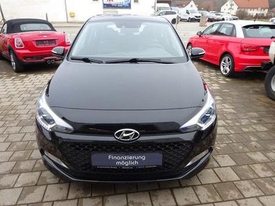 Gebraucht Hyundai i20 101 PS (74 kW) 2016 Schwarz Limousine
