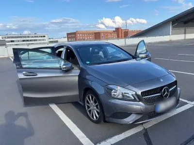Gebraucht Mercedes A180 122 PS (89 kW) 2012 Grau Limousine