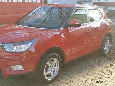 Rot Gebraucht 2017 Ssangyong (KGM) Tivoli Quartz SUV | 8.750 € (Guter Preis)