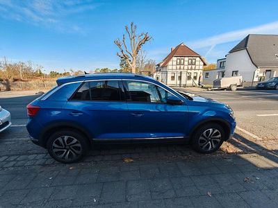 Second-hand VW T-Roc Sport 150 CP (110 kW) 2021 Albastru SUV