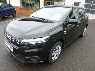 Gebraucht Dacia Sandero Essentiel 67 PS (49 kW) 2024 Perlmuttschwarz metallic Kleinwagen