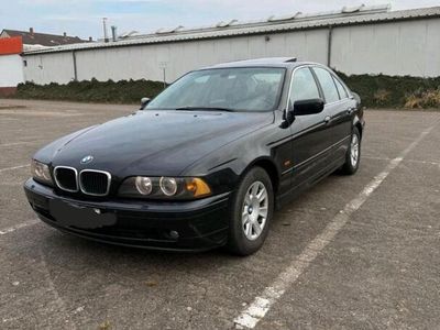 BMW 525
