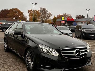 Schwarz Gebraucht 2015 Mercedes E200 Avantgarde Limousine | 21.100 € (Teuer)
