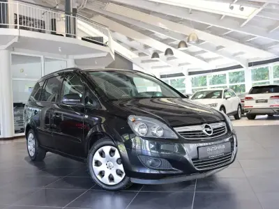 Gebraucht Opel Zafira Family 110 PS (80 kW) 2014 Schwarz Van / Kleinbus