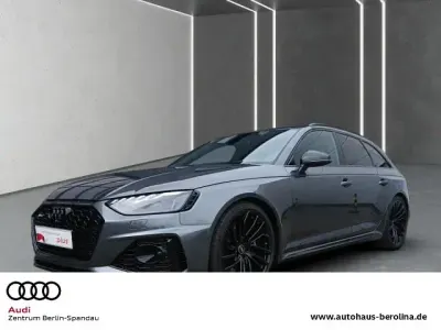 Gebraucht Audi RS4 Ambiente 450 PS (330 kW) 2024 Daytonagrau perleffekt Kombi